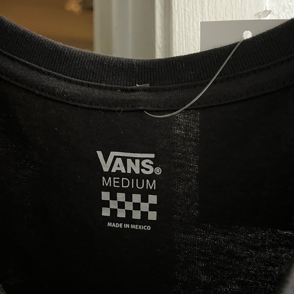 VANS - Picture 3 of 4